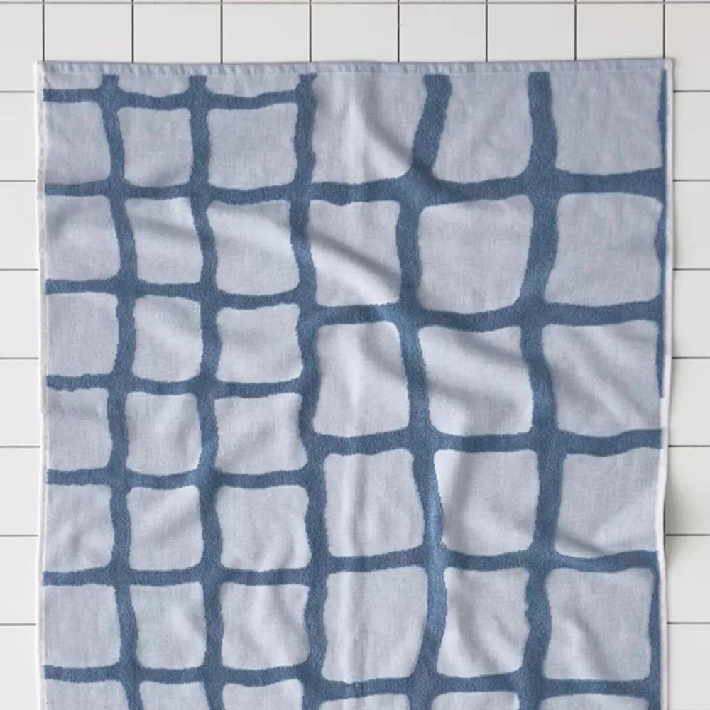 Wiggle Grid Printed Bath Towel